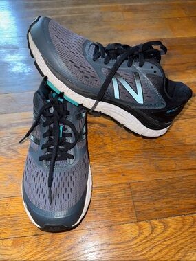 New Balance Gray with Teal Accent Running Shoes